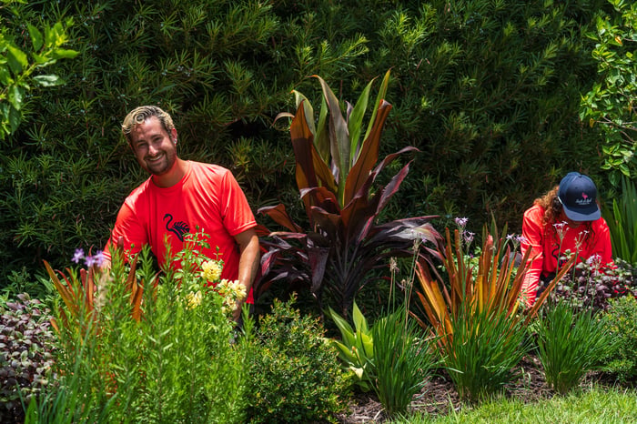 crew cleaning out landscape beds 9