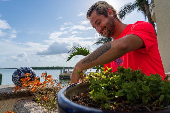 crew cleaning up container gardens 2-1