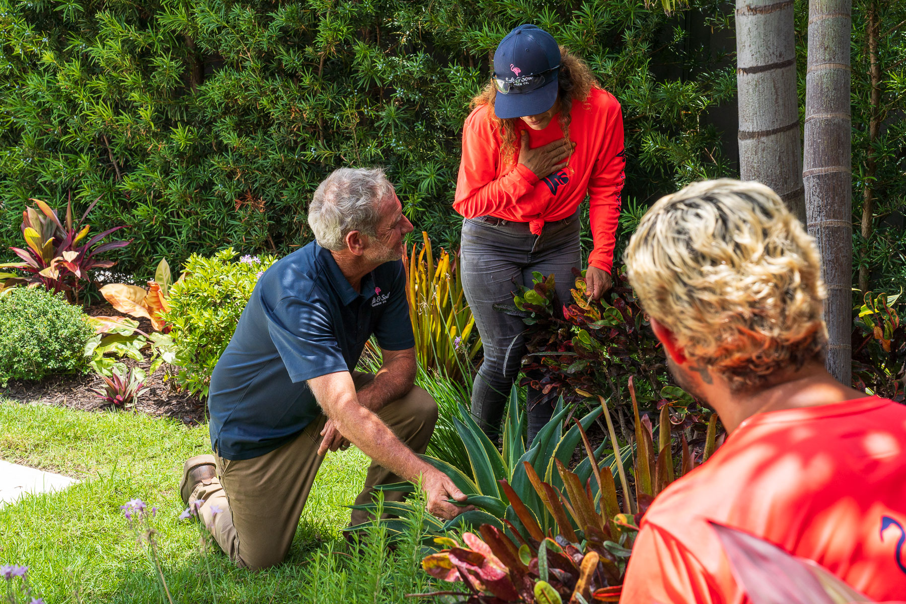crew cleaning out landscape beds 3-1